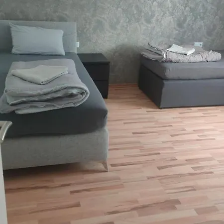 Schoene Prima Am Bahnhof Appartamento *